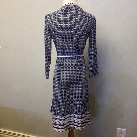 Max Studio printed wrap dress  women's size Small (H32) - Picture 3 of 8